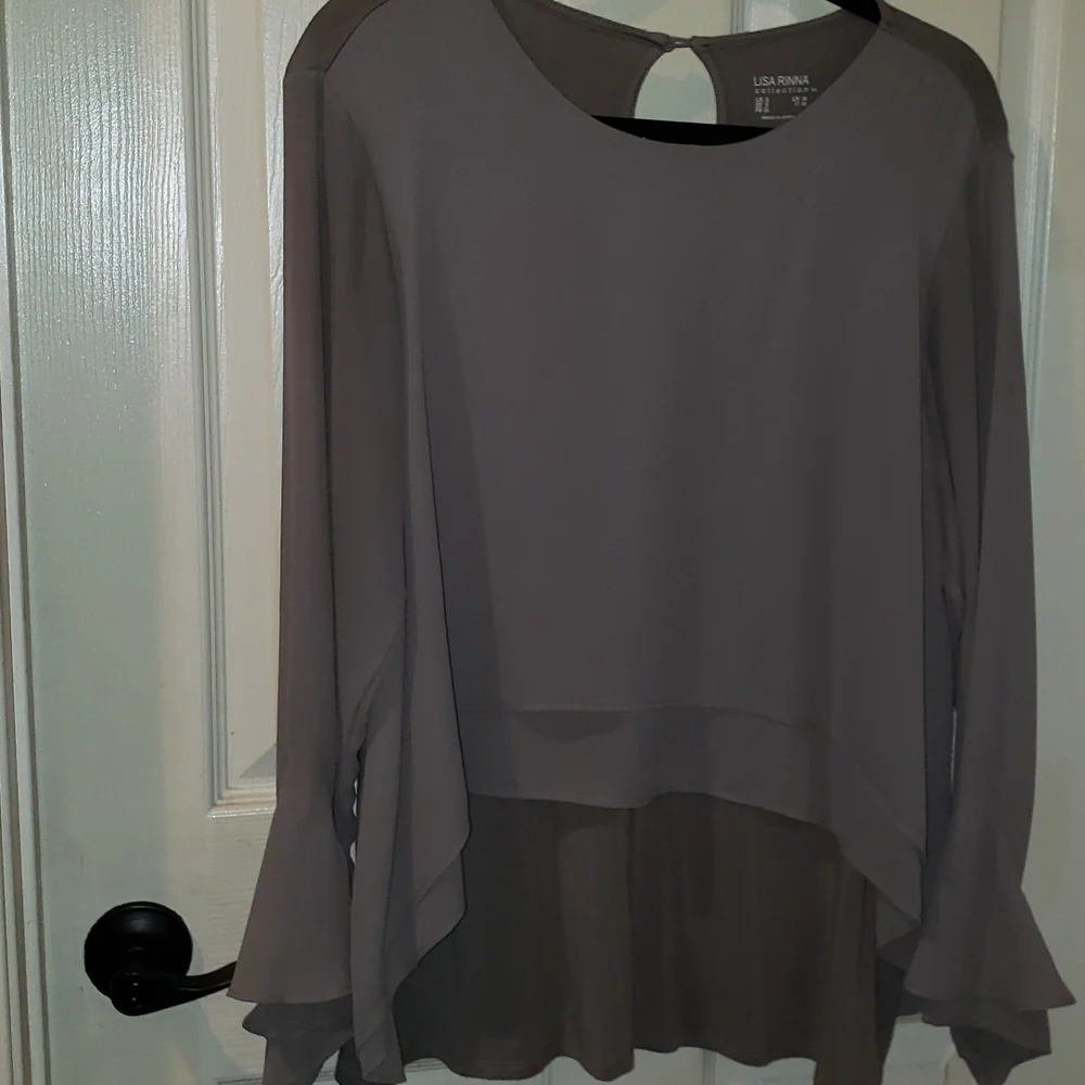 Lisa Rinna blouse - Picture 5 of 6